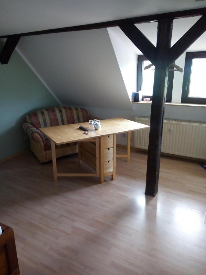Kleine Ferienwohnung Am Kahlaer Markt Kahla  Екстериор снимка